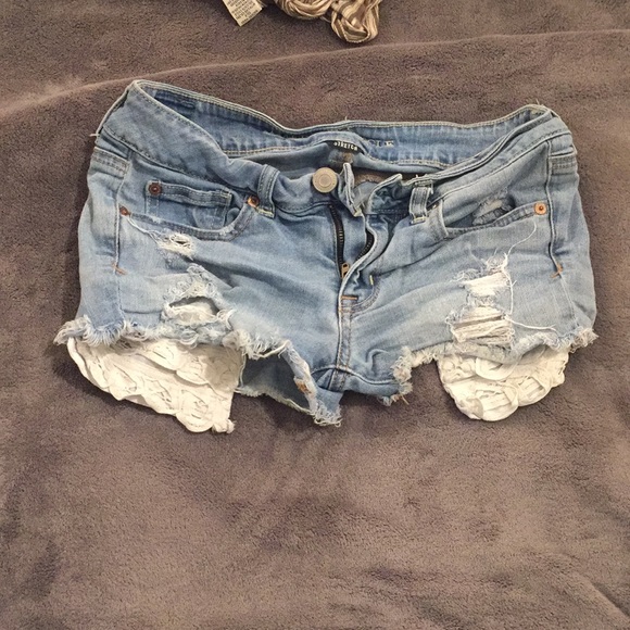 American Eagle Outfitters Pants - Shorty shorts